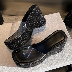 Nouvelle collection été 2025 – Sandales compensées décontractées pour femme avec semelles intérieures souples en PVC lumineux et confortables, plateforme ouverte pour l'extérieur - Product Image 3