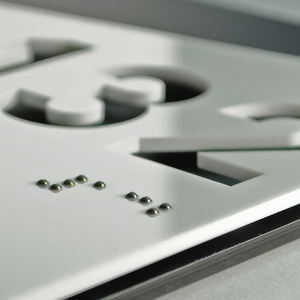 Targa porta porta in legno personalizzata porta numero casa indirizzo casa porta Braille targa porta porta porta segno - Product Image 6