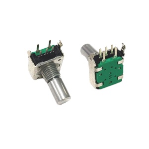 ตัวเข้ารหัสแบบเพิ่มค่าค่าทีละหนึ่ง Fanrui 360 องศา รุ่น PEC12 12/18/24 พัลส์ DC5V แบบเสียบด้านข้างพร้อมปุ่มสวิตช์แบบหมุน สำหรับเครื่องขยายเสียงในรถยนต์ - Product Image 1
