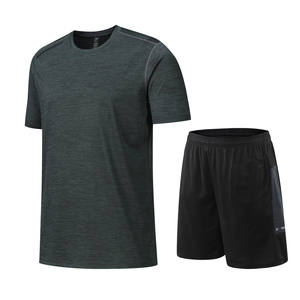 Completo Sportivo Estivo da Uomo 2026 Personalizzabile con il Tuo Logo, Traspirante, Lunghezza al Ginocchio, Due Pezzi: Maglia e Pantaloni Jogger in Spandex/Poliestere con Elastico in Vita - Product Image 5