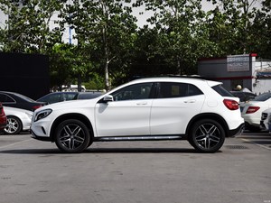 <span class=keywords><strong>Mercedes</strong></span>-Benz GLA200 2017-2019 Automatica Benzina Guida a Sinistra Usata con Tetto Apribile - Product Image 4