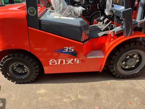Carretilla Elevadora Diésel Usada Shanghai Heli de 5 Toneladas, Bajo Precio, Mini, de Combustión Interna, 4.5m, 3 Mástiles, AWD, Todoterreno, Hidráulica Lateral - Product Image 2