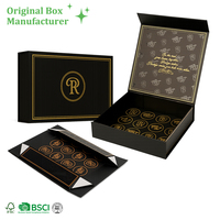Caja de Regalo Magnética Plegable Personalizada con Logotipo en Relieve Plateado, Materiales Reciclados, Forro de Esponja - Empaque Moderno y de Lujo
