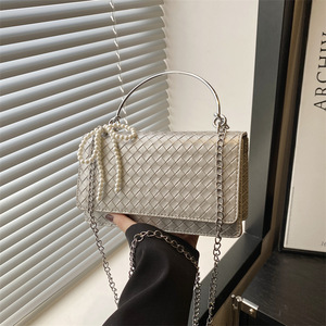 Sac à main femme vintage en PU tissé et gaufré, style européen et américain, avec nœud, bandoulière/porte-épaule, <span class=keywords><strong>pas</strong></span> <span class=keywords><strong>cher</strong></span>, nouveauté 2025 - Product Image 6