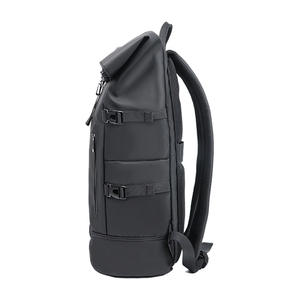 Sac à dos noir à enroulement pour homme 20-35L, imperméable avec poche intérieure zippée, loisirs et voyage, printemps 2025 - Product Image 1
