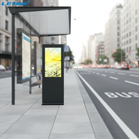 43 55 65 Inci Layar LCD Totem Kiosk Tahan Air IP65 Kecerahan Tinggi Dapat Dibaca di Bawah Sinar Matahari, Signage Digital Berdiri untuk Luar Ruangan
