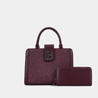 Tas Tangan Wanita Full Container Pu Bag Bagco 2026 Trendy Lace Embossed dengan Logo Huruf Metalik Gaya Vintage, Termasuk Dompet