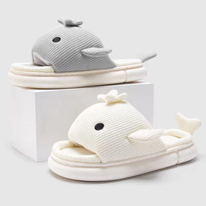 StepGrace achète des pantoufles d'animaux de requin, pantoufles mignonnes en coton pour femmes et hommes, chaussures chaudes à plateforme pour la famille à l'intérieur - Product Image 5