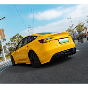 สำหรับ <span class=keywords><strong>Tesla</strong></span> <span class=keywords><strong>Model</strong></span> 3 รุ่น<span class=keywords><strong>ล่าสุด</strong></span>ปี 2023 ชุดแต่งรอบคันสไตล์ Dark Arrow ประกอบด้วยลิ้นกันชนหน้า, ลิ้นกันชนหลัง และสเกิร์ตข้าง - Product Image 3