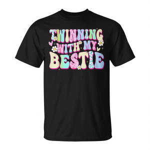 Camiseta a juego para niñas con la frase 'Twinning With My Bestie Spirit Week' - Product Image 2