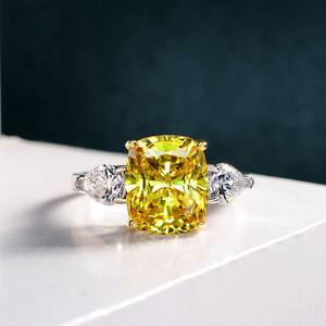 Anillo de compromiso de boda de aniversario de 3 piedras de Zirconia cúbica amarilla de Plata de Ley 925 - Product Image 4