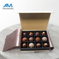 Luxuriöse Starre Schokoladengeschenkbox mit Magnetverschluss und Papiereinsatz für 12 Premium-Schokoladenpralinen