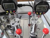 Instrumento de Prueba Vicat HDT de Escritorio con Pantalla Táctil y Doble Control para Inspección de Suavizado Térmico de Materiales Poliméricos en Laboratorio