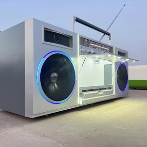 Simulation de la conception audio radio rétro haute puissance. Camion de restauration géant en forme d'enregistreur à cassette pour mariage, anniversaire, remise de diplôme - Product Image 2