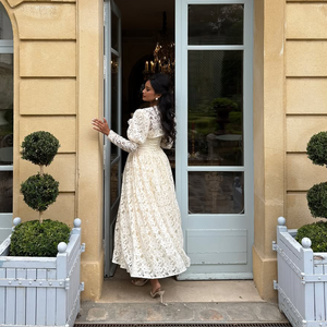 Cổ điển lấy cảm hứng từ Phụ nữ dài tay áo trắng Ren Maxi <span class=keywords><strong>Dress</strong></span> hoa Corset thiết kế cổ vuông cho đám cưới dịp sự kiện chính thức - Product Image 4