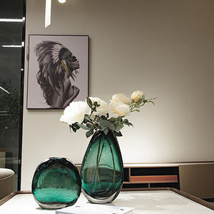 Jarrones de Vidrio Verdes Hechos a Mano, Grandes y Pequeños, de Doble Capa y Acanalados, para Decoración del Hogar - Product Image 5