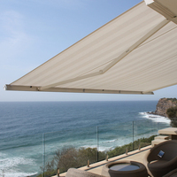 Auvent motorisé rétractable pour pergola à toit Système de pare-soleil pour fenêtres de balcon avec bras pliant Cadre en aluminium acrylique Utilisation électrique