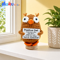 Hibou Amigurumi au Crochet Fait Main, Compagnon de Bureau d'Écoute et d'Encouragement, Décoration d'Étagère Inspirante, Cadeau d'Anniversaire