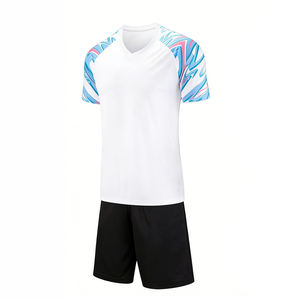 Shorts et maillots de football respirants à séchage rapide en gros, impression par sublimation avec logo d'équipe personnalisé, ensembles d'uniformes de match unisexes, vêtements de football - Product Image 1
