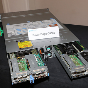 เซิร์ฟเวอร์ Dell PowerEdge C6525 2U Rack รุ่นปี 2022 ลดราคา พร้อมโปรเซสเซอร์ EPYC 7252 หน่วยความจำ 8GB พาวเวอร์ซัพพลาย 800W รับประกัน 3 ปี - Product Image 1