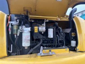 รถขุดตีนตะขาบ Komatsu PC70 มือสองสภาพดีเยี่ยม พร้อมเครื่องยนต์ Yanmar เหมาะสำหรับงานขุดในฟาร์มและครัวเรือน - Product Image 4