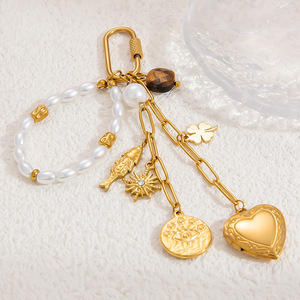 Colgante de Bolso con Cuentas en Forma de Corazón, Imitación de Perla, Cadena Dorada, Accesorio Unisex para Uso Diario - Product Image 2