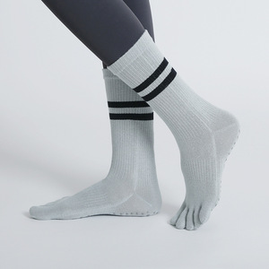 Chaussettes de Pilates à points en PVC, antidérapantes, avec Logo personnalisé, <span class=keywords><strong>barre</strong></span> parallèle à cinq doigts, pour automne et hiver, KTS-1011-5 - Product Image 5