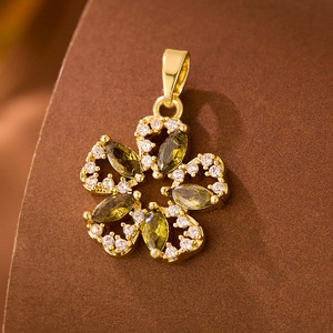 HD0553 2026 Nouveaux Breloques Multi-Designs Cœur et Étoile |   Pendentif en laiton plaqué or 18 carats micro-pavé de zircon pour la fabrication de bijoux - Product Image 4