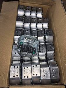 קופסאות חשמל מתכתיות של CETL קנדה, מרובעות כסופות עם פתחים, קופסת חיבור מצופה פלדה, עמידות למים בתקן IP65, קופסת שירות מרותכת מפלדה - Product Image 2