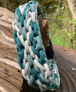 Accesorios para Mascotas, Collar Táctico Trenzado para Perro con Flechas en Movimiento, Hecho a Mano en Plata y Verde Azulado, con Hebilla de Liberación Rápida - Product Image 2