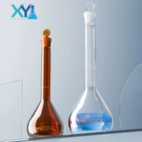 Flacon volumétrique à fond plat en verre borosilicaté 3.3 pour laboratoire médical, avec bouchon en verre ou en plastique