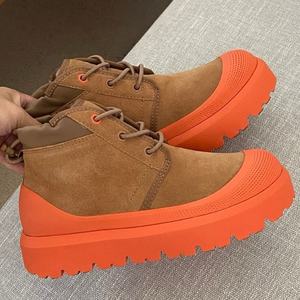 Botas de nieve Uggs personalizadas de diseñador para hombres y mujeres con suelas gruesas, zapatos de invierno antideslizantes con botas al aire libre de tamaño tobillo agrandado - Product Image 1