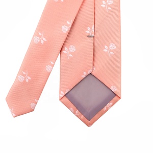 Cravate en microfibre de polyester tissée gros-grain, romantique, personnalisée, à motif floral <span class=keywords><strong>rose</strong></span> poudré et blanc, couleur <span class=keywords><strong>vieux</strong></span> <span class=keywords><strong>rose</strong></span>, pour rendez-vous galant - Product Image 6