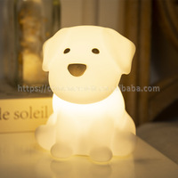 2025 nouveaux cadeaux Spaceman veilleuse led blanc silicone veilleuse rechargeable réutilisable écologique silicone led veilleuse