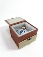 Boîte cadeau en carton recyclable et écologique avec fermeture magnétique et rembourrage antichoc pour services à thé et céramiques