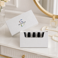 Boîte d'emballage personnalisée de luxe en papier blanc pour coffret découverte de parfums avec 5 compartiments et logo holographique, vente en gros, échantillon, boîte cadeau