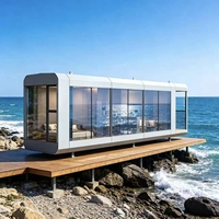 Maison capsule en structure acier Royalstar F40 avec salle de bain, balcon, design moderne respirant pour usage hôtelier, glamping et camping en extérieur