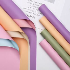 กระดาษห่อดอกไม้กันน้ำสีทูโทนขนาด 58*58 ซม. ลายดอกไม้สีพื้น รุ่นใหม่ - Product Image 6