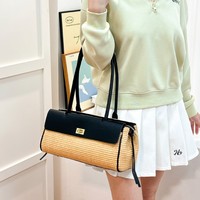Sac à bandoulière chic et décontracté pour femme, style minimaliste français, en toile de paille matelassée et cuir PU, avec rabat à fermoir rotatif, modèle East West
