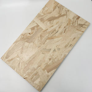 Panneaux <span class=keywords><strong>OSB</strong></span> de qualité industrielle <span class=keywords><strong>3</strong></span> à <span class=keywords><strong>prix</strong></span> d'usine Surface finie en <span class=keywords><strong>bois</strong></span> de peuplier d'épaisseur de 18mm Taille standard 1220x2400mm pour l'extérieur - Product Image 2