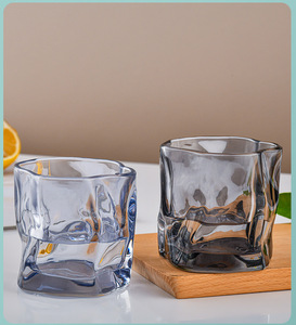 Venta al por mayor de velas de soja de arcoíris retorcidas de lujo Ins personalizadas, tarros retorcidos de vidrio iridiscente de 12 oz - Product Image 6
