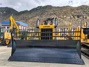 รถตักล้อยาง Liugong LD26CLG4 สำหรับขาย เครื่องยนต์ทรงพลัง สภาพดี พร้อมอะไหล่หลัก ได้แก่ มอเตอร์และลูกปืน - Product Image 3