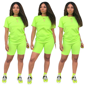 Nuovi arrivi 2024 set di abbigliamento estivo con Logo personalizzato da donna set di abbigliamento estivo con scollo a o tinta unita <span class=keywords><strong>T</strong></span> <span class=keywords><strong>Shirt</strong></span> due pezzi pantaloncini da <span class=keywords><strong>motociclista</strong></span> - Product Image 5