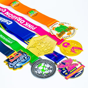 Оптовая продажа, американский марафон, бег, футбол, карате, спортивные медали, рак груди, подвесные медали, медальон с эмалью - Product Image 5