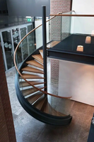 CBMMart Escalier d'intérieur personnalisé de luxe pour villa Garde-corps en verre trempé Escalier moderne Escalier incurvé Escalier en bois