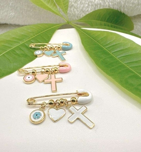 ジュエリーステンレススチールパーソナライズエナメルクラウンクロスアップルコインペンダント女性と赤ちゃんの安全ピン - Product Image 2