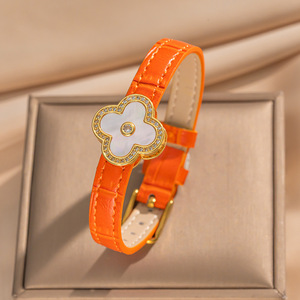 新款上市18k镀金不锈钢设计师珠宝四叶三叶草皮革手链 - Product Image 4