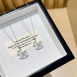 สร้อยคอรูป<span class=keywords><strong>ม้า</strong></span>โยกประดับมอสซาไนต์เงินแท้ S925 สำหรับผู้หญิง สร้อยคอหรูหราประดับจี้ระยิบระยับ ของขวัญสุดหรูสำหรับปีนักษัตร - Product Image 5