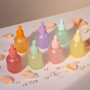 Colorido único forma de linterna 30ml 1oz cuidado de la piel botella de vidrio macarrón <span class=keywords><strong>esencia</strong></span> solución en stock botella cuentagotas botella de aceite esencial - Product Image 3