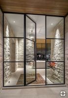 Ventanas de Acero con Marco Delgado, Impermeables y con Acabado para Uso Exterior en Hoteles y Villas